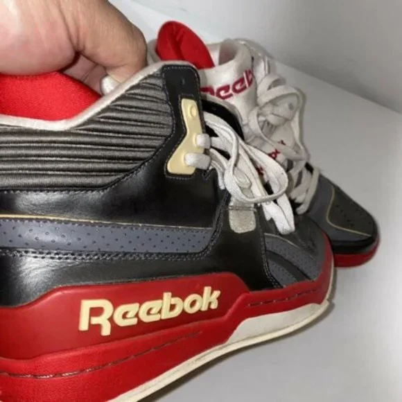 Reebok Commitment Mid RARE RETRO D Silver White Red Shark 8 Vintage